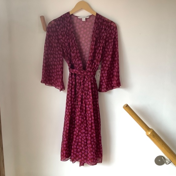 DVF Silk Wrap Dress size 4 - Picture 6 of 6